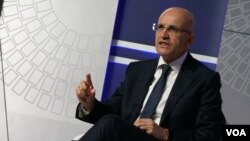 Hazine ve Maliye Bakanı Mehmet Şimşek, IMF-Dünya Bankası Bahar Toplantıları için geldiği Washington'da ikili temaslarda da bulundu. Şimşek, ABD Maliye Bakan Yardımcısı Wally Adeyemo ile görüştü.